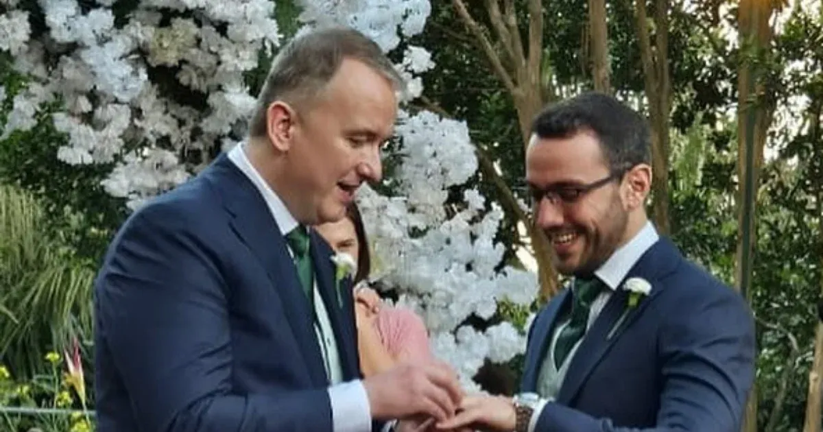 A DK pártigazgatója, Sebián-Petrovszki László Brazíliában házasodott össze férjével