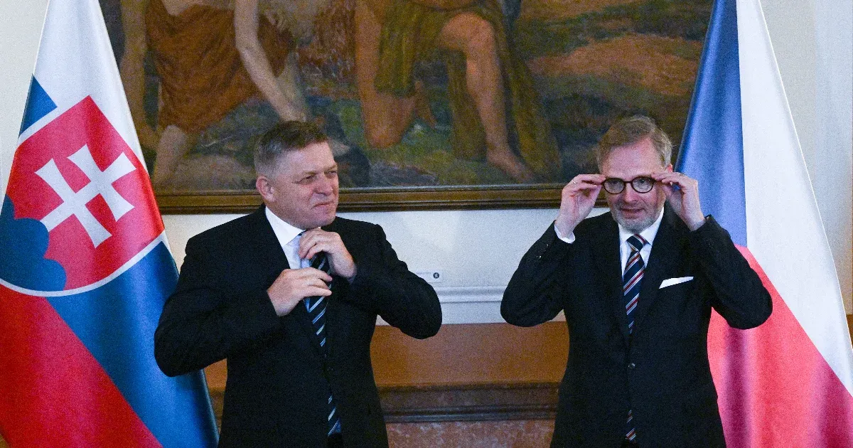 A cseh miniszterelnök levélben kérte Ficót, hogy ne blokkolja az Oroszország elleni szankciós csomagot