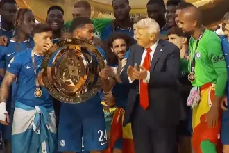 Még a klub-vb-t megnyerő Chelsea játékosai sem értették, Trump miért maradt a dobogón a trófea átadása után