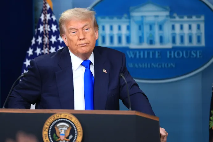 A masiniszta beszól, a kalauz világgá megy – Trump és a világ hadiipara
