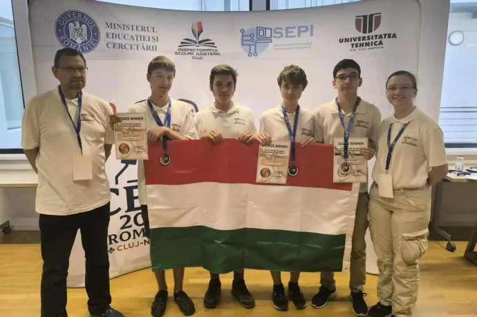 A magyarok három érmet szereztek a Közép-Európai Informatikai Diákolimpián