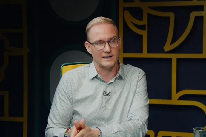 Lakner Zoltán: A plebejus Orbánnal a kormány a 2022-es kampányt játszaná újra, de ezt már láttuk