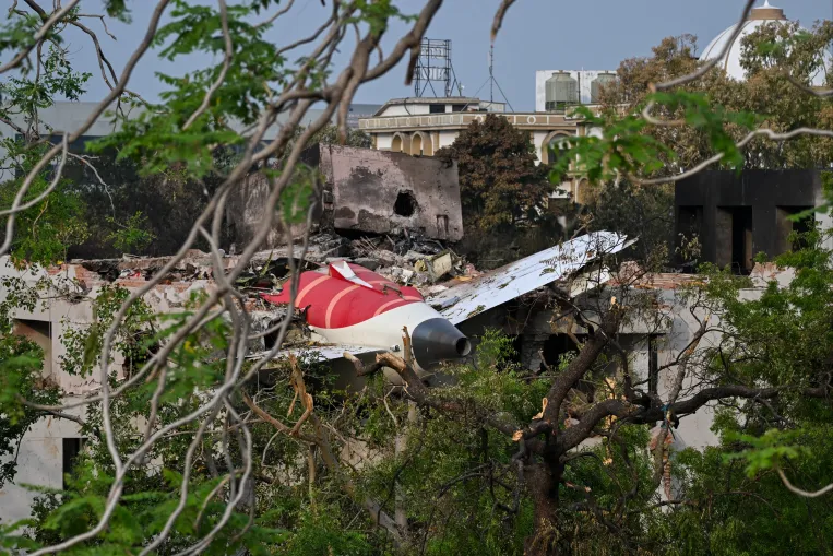 Egy kulcsfontosságú kapcsoló, a pilóták beszélgetése és megannyi kérdés az Air India katasztrófája körül