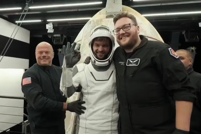 Kapu Tibor visszatért a Földre