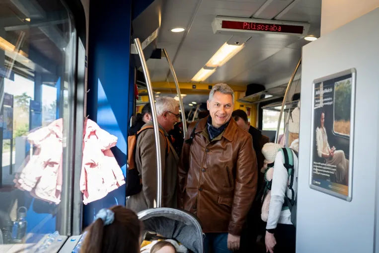 Mit adott a magyar vasútnak Lázár János, és mit vett el tőle?