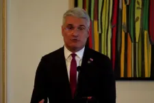 Pîslaru: Az Európai Bizottság is megerősítette, hogy a két adócsomag megoldja a költségvetés problémáját