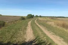 Harminc éve várják a két békési település közti aszfaltutat, máig nem készült el