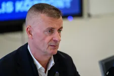 Kubatov szerint Azahriah tehetséges, de a kormány stadionjai nélkül nem tudta volna összehozni a sikert
