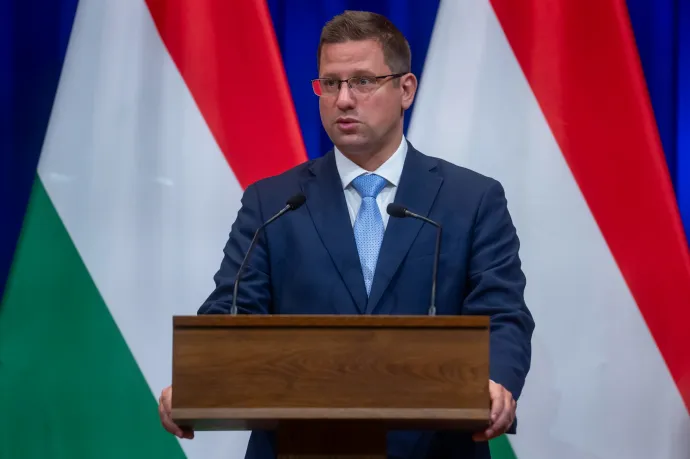 Lánya született Gulyás Gergelynek