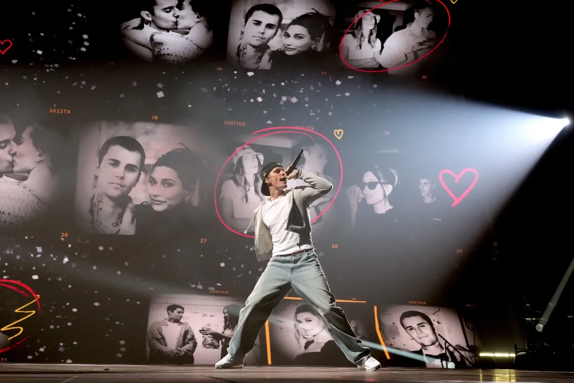 Justin Bieber ledobta láncait