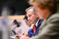 Közel 800 ezer milliárd forintnyi pénzen indul az uniós vita, a kormány élből nemet mondott