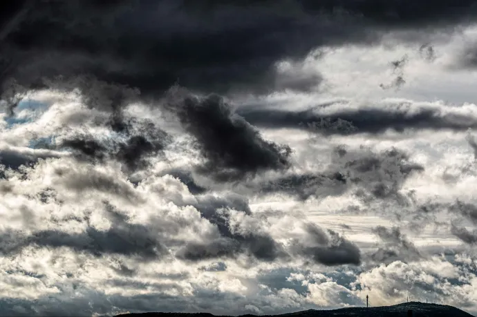 Csütörtökön is szükség lesz az esernyőre, hétvégére tér majd vissza a kánikula