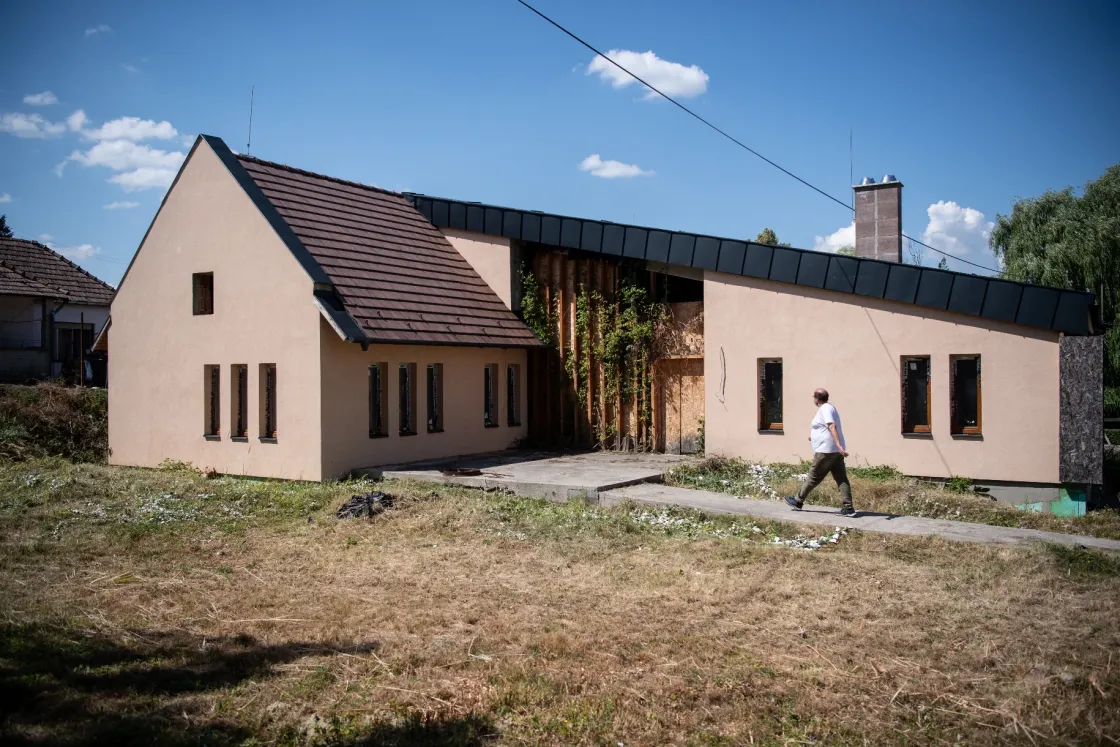 Ebihalak az elcseszett rendelő pincéjében – áll a bál Diósjenőn