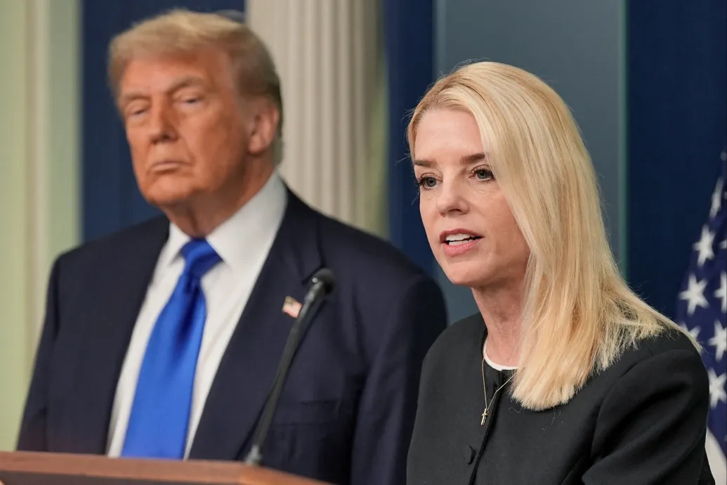 Epstein-ügy: Trump utasította Pam Bondi igazságügyi minisztert, hogy mutassanak be még több vallomást – Forrás: Telex.hu
