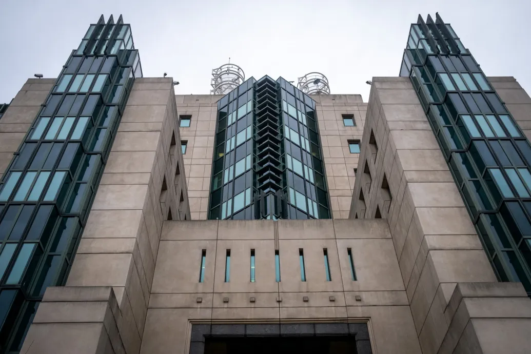 A brit MI6 ügynökeinek személyes adatai is kiszivárogtak