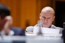 A kialkudott bérpótlékok miatt feszült egymásnak a kulturális miniszter és a szakszervezeti szövetség