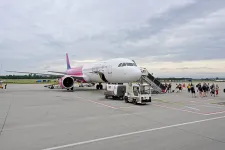 Nem találtak időben szerelőt a Wizz Air gépéhez, órákig várakoztak a fedélzeten a Madridból Budapestre tartó utasok