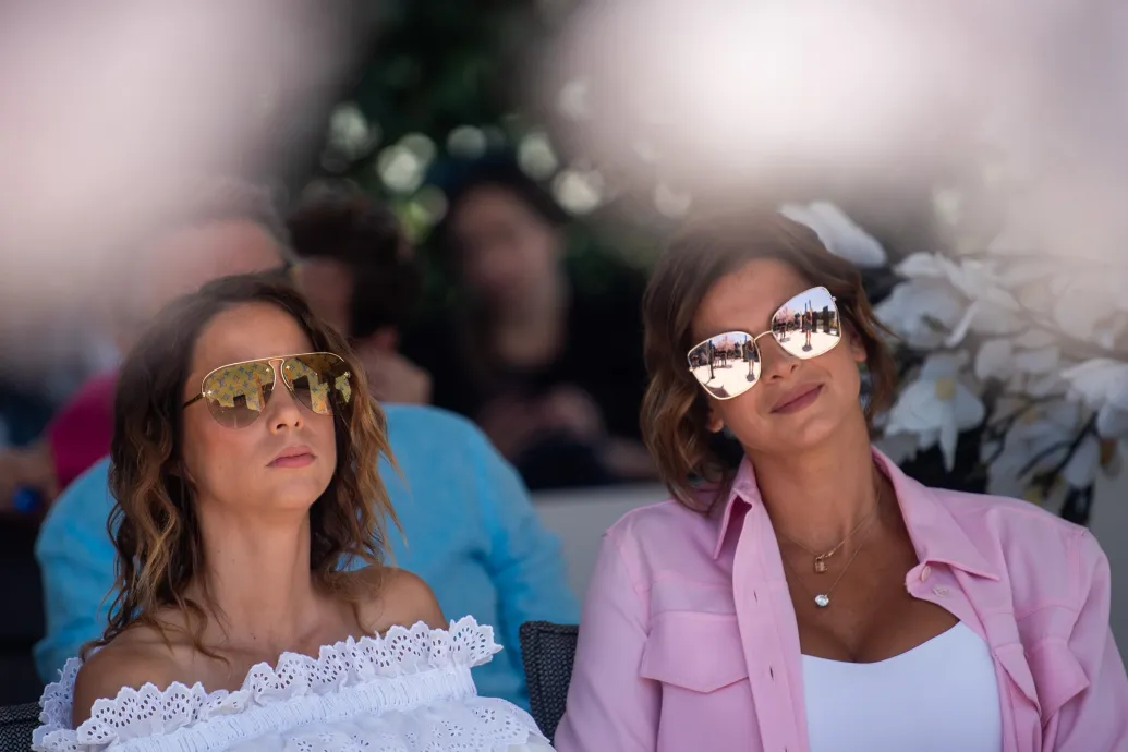 Ahol ők mozognak, ott nem elég a sima Birkin táska, ott a gyémánttal kirakott kell 120 millióért