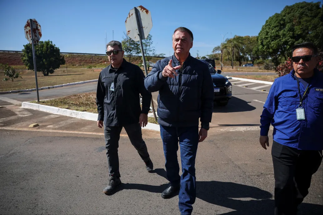 Nyomkövető viselésére utasították Jair Bolsonaro volt brazil elnököt – Forrás: Telex.hu