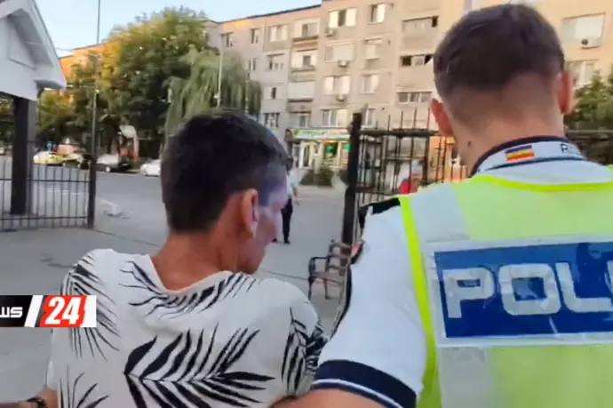 Részegen elkötött egy mentőautót, tüskés útakadállyal állították meg a rendőrök a román férfit