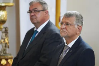 Eltűnt Kövér László bajsza
