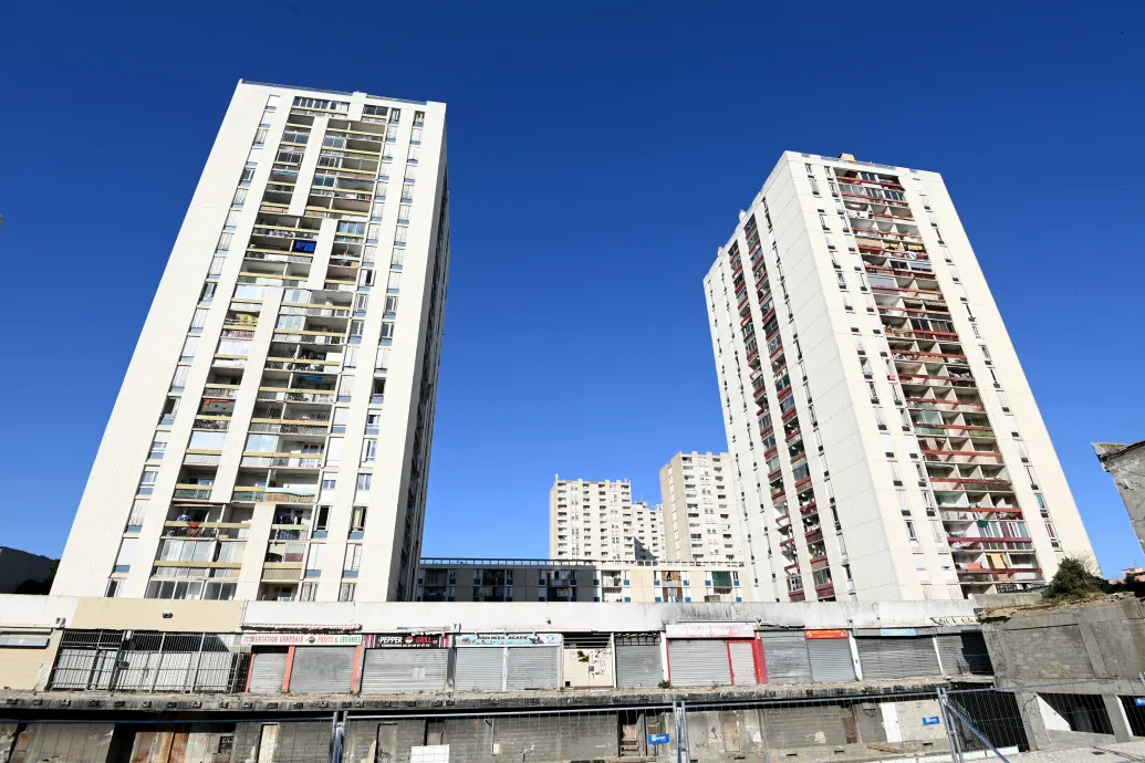 Kijárási tilalmat vezetnek be a 16 éven aluliakra a dél-franciaországi Nîmes-ben