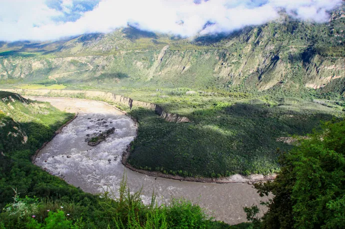 Kína a világ legnagyobb vízerőművét építi a Tibeti-fennsíkon