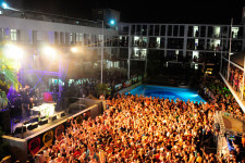 Két hét alatt két brit fiatal halt meg egy ibizai bulihotelben