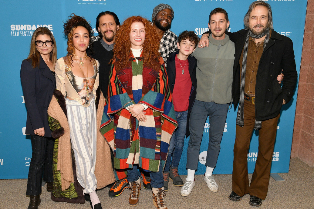 Peren kívüli megegyezéssel zárult Shia LaBeouf bántalmazási ügye