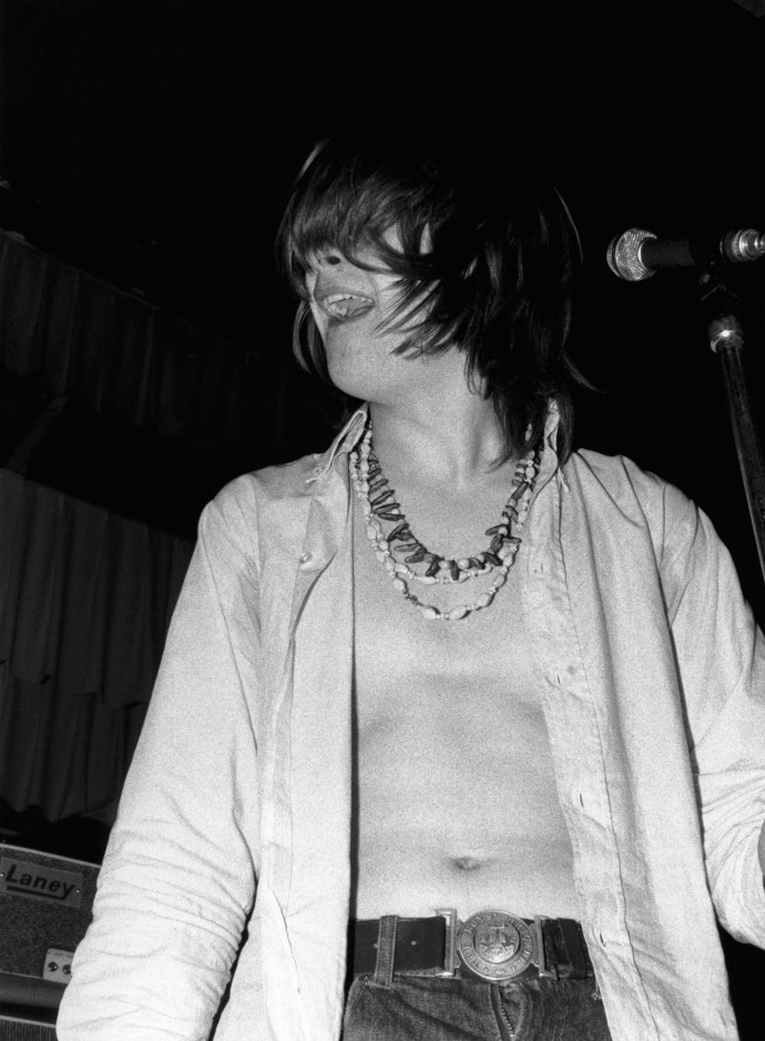Ozzy a színpadon 1969-ben, amikor a zenekar még Earth néven szerepelt – Fotó: Ellen Poppinga – K & K / Redferns / Getty Images