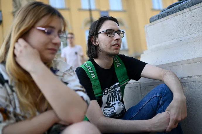 A 21 éves Ákos is kíváncsi volt Magyar Péterre – Fotó: Bődey János / Telex