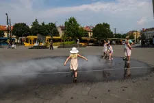 Forró napok jönnek, csak a hétvége hozhat enyhülést