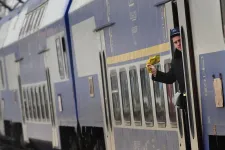 Költségcsökkentés a román vasútnál: a CFR vezetői lemondanak a juttatásaik 10 százalékáról