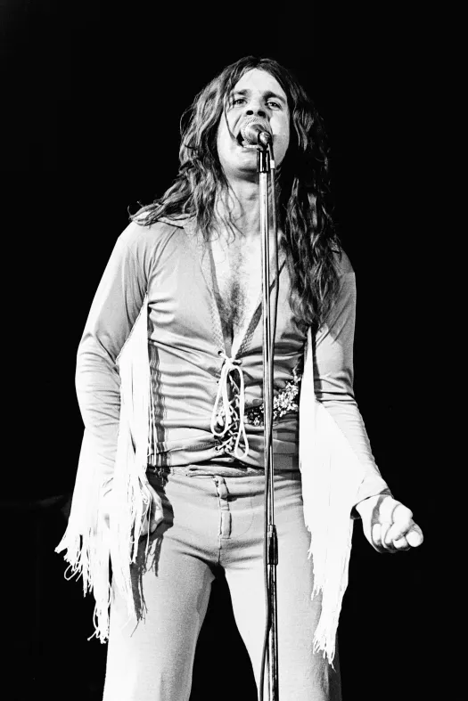 Ozzy énekel és a seggét mutogatja 1978-ban Londonban a Never Say Die! című lemez turnéján – Fotó: Gus Stewart / Redferns / Getty Images