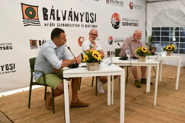 A parajdi bánya ügye menthetetlen, és a tusványosi beszélgetések sem mutatnak kiutat