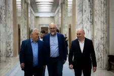 Orbán Viktor ismét Bukarestből indította tusványosi látogatását, ezúttal Ilie Bolojan fogadta