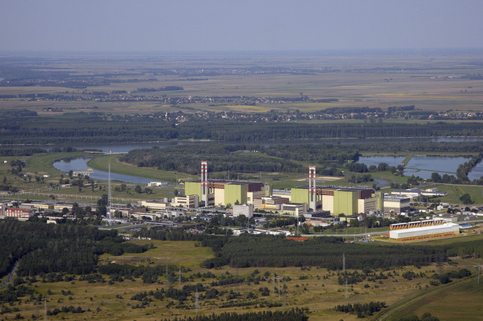 Nem volt természetvédelmi szakértő abban a kormányzati testületben, ami javasolta, hogy a paksi atomerőmű 32 Celsius-fokra melegíthesse a Dunát