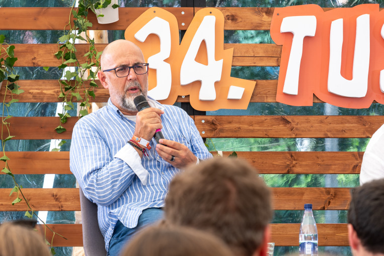 Kelemen Tusványoson: Nincs törés Orbán és az erdélyi magyarok között, Magyar Péter hülyeséget beszél