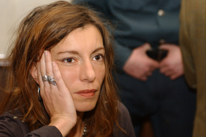 Netflixes sorozat miatt újra vizsgálják a francia rockénekes szerepét magyar feleségének öngyilkosságában