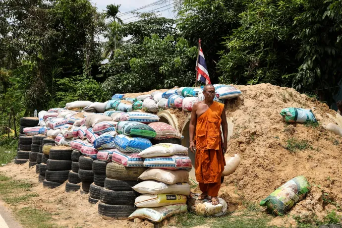 Heves ágyútűzzel folytatódtak a thai–kambodzsai harcok