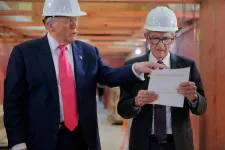 Kamerák előtt kapott össze Trump és az amerikai jegybankelnök