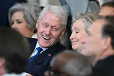 Donald Trump mellett Bill Clinton neve is rajta van az Epstein szülinapi könyvéhez hozzájárulók listáján