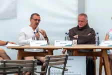 Tusványoson Böjte Csaba és Bedő Imre megmondták, milyen az igazi család: tökös férfi, engedelmes nő, sok gyerek