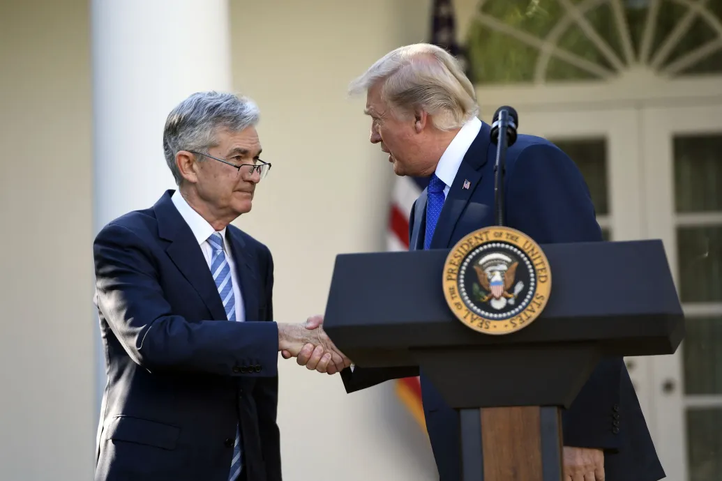 Európa lehet a példátlan amerikai hatalmi csörte legnagyobb nyertese
