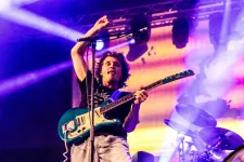 Újabb ismert zenekar törli a dalait a Spotifyról, mert szerintük Dr. Genya-szerű figura vezeti a céget