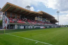 Kitiltottak hat magyart a csíkszeredai stadionból alkoholfogyasztás miatt