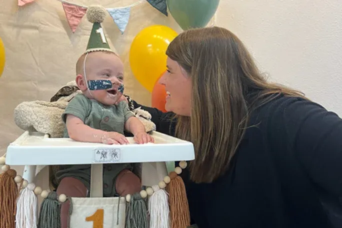 Egyéves lett a világ legkorábban született babája