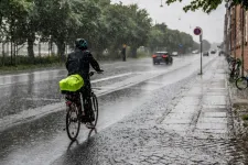 Heves zivatarokra figyelmeztetnek az ország felében vasárnap estig