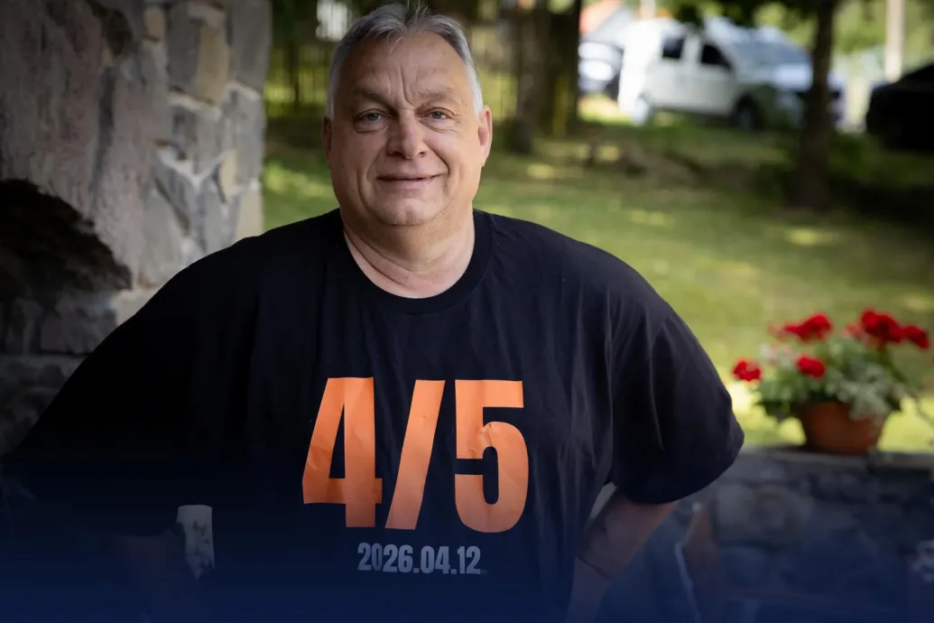 Orbán Viktor a pólóján üzente meg, mikor lesz a választás – Forrás: Telex.hu