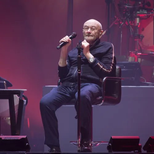 Térdműtét miatt került kórházba Phil Collins